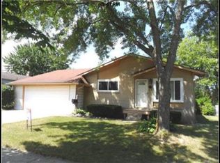 811 Manor Dr, Milford, MI
