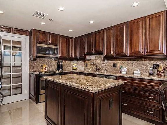 2nd image of 2800 Island Blvd APT 2802