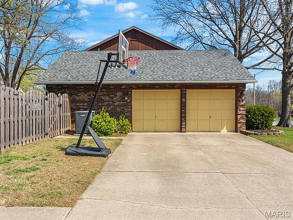3rd image of 118 Dogwood Dr