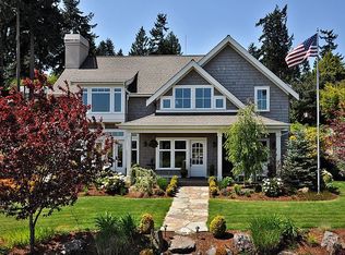 9821 NE Murden Cove Dr, Bainbridge Island, WA 98110