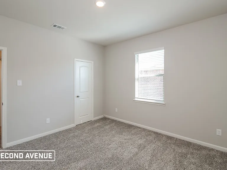 2105 Meadow Dr — Photo 15