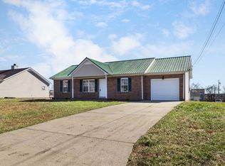 1272 Barbee Ln, Clarksville, TN