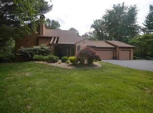 400 Covered Bridge Ln, Belleville, IL 62221