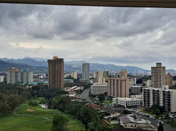 990 Ala Nanala St APT 18B, Honolulu, HI 96818