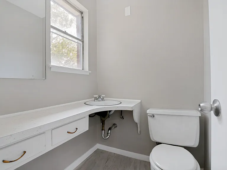 3310 Nashville Ave — Photo 16