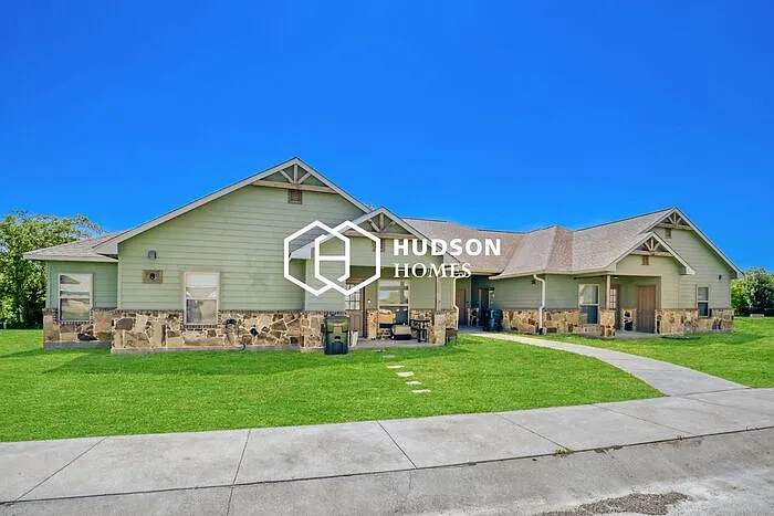 101 Pharm Hills Rd #804