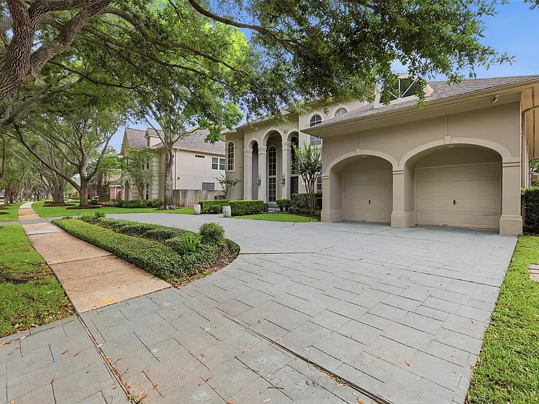 3315 Riviera Dr — Photo 39