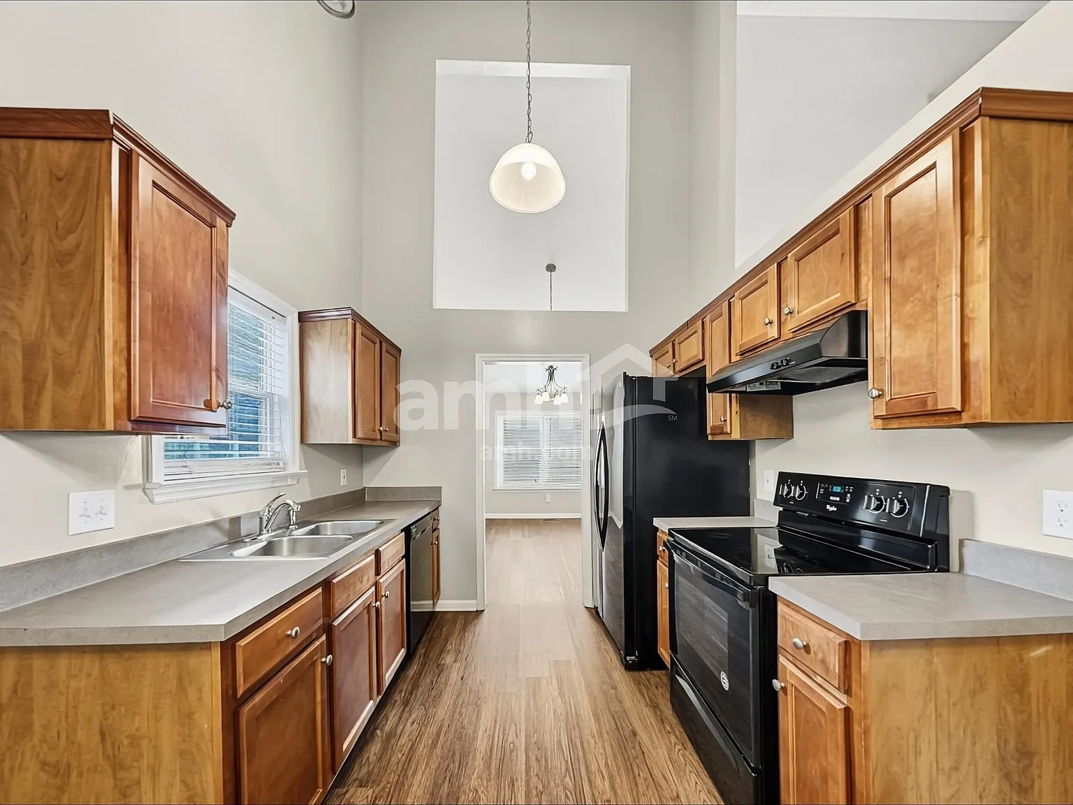 5 bed, 3.0 bath, 2021 sqft, $2,445 — Photo 4