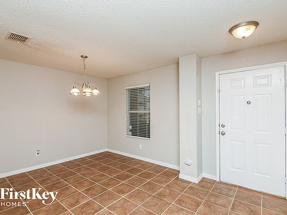 5th image of 623 Blue Chalk Dr