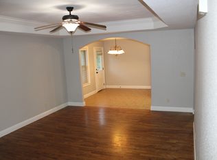1104 W Cunningham Ave, Rogers, AR 72758