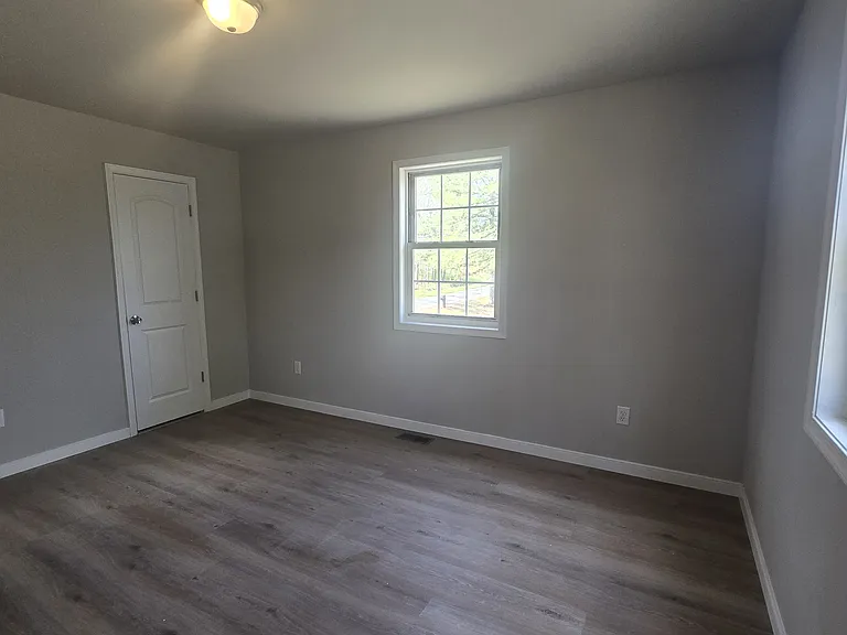 15615 Allen Dr — Photo 8