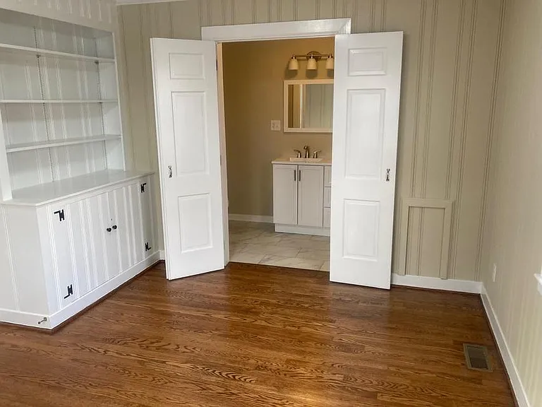 516 N Market St — Photo 6