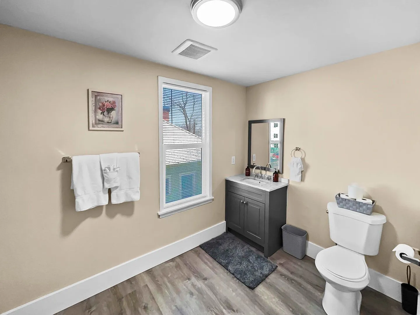 Fully Furnished 4-Bedroom Home | Downtown | Short-Term Lease! — Photo 3