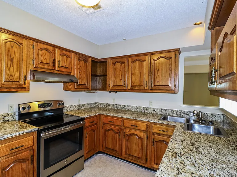 1611 Oaken Bucket Dr — Photo 12