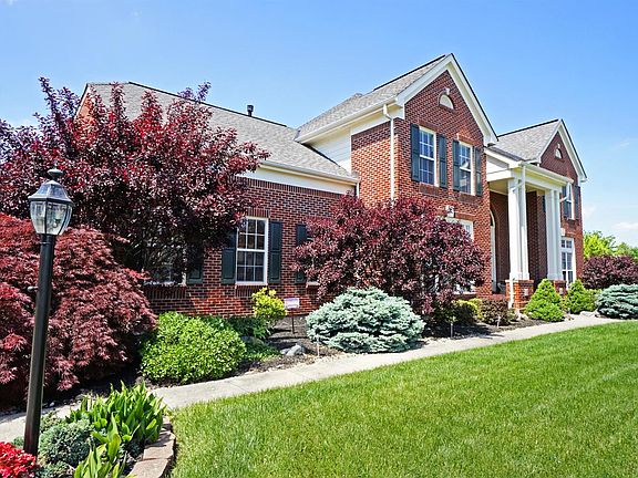 2nd image of 7983 Hedgewood Cir
