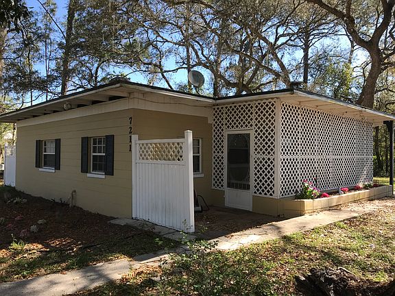 3rd image of 7211 Lake Dr