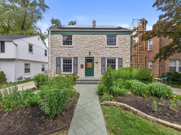 5561 North Kent AVENUE, Whitefish Bay, WI 53217