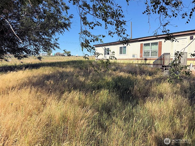 3rd image of 32498 Crick Road N