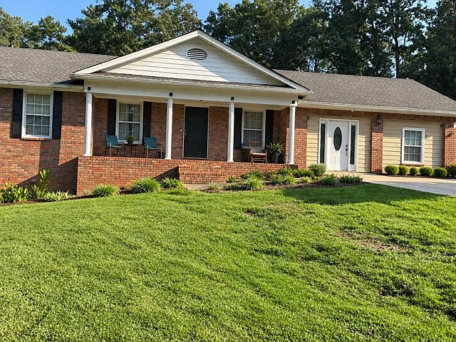 3 bed, 1519 sqft, $2,200 — Photo 1