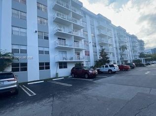 16465 NE 22nd Ave APT 118, North Miami Beach, FL 33160