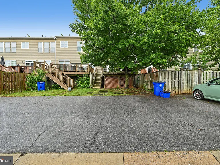 1724 Emory St — Photo 46