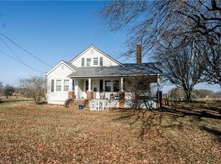 2625 Smithtown Rd, East Bend, NC 27018