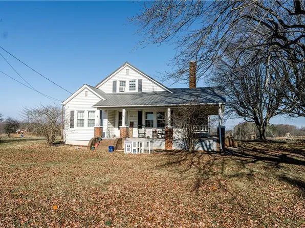 2625 Smithtown Rd, East Bend, NC 27018