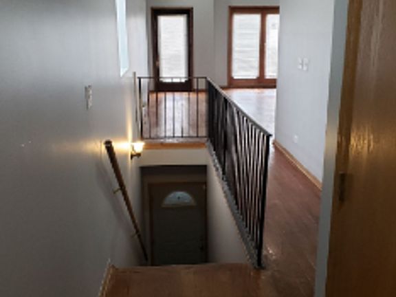 5th image of 1630 S Homan Ave Unit 3