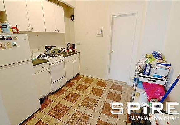 4th image of 340 W 47th St APT 4D