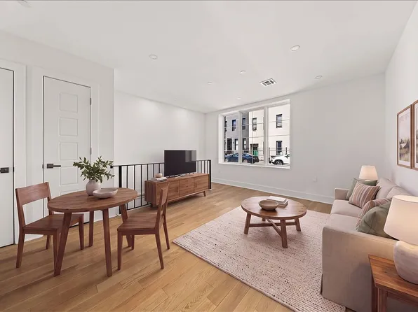 40 Schaefer St #1A, Brooklyn, NY 11207