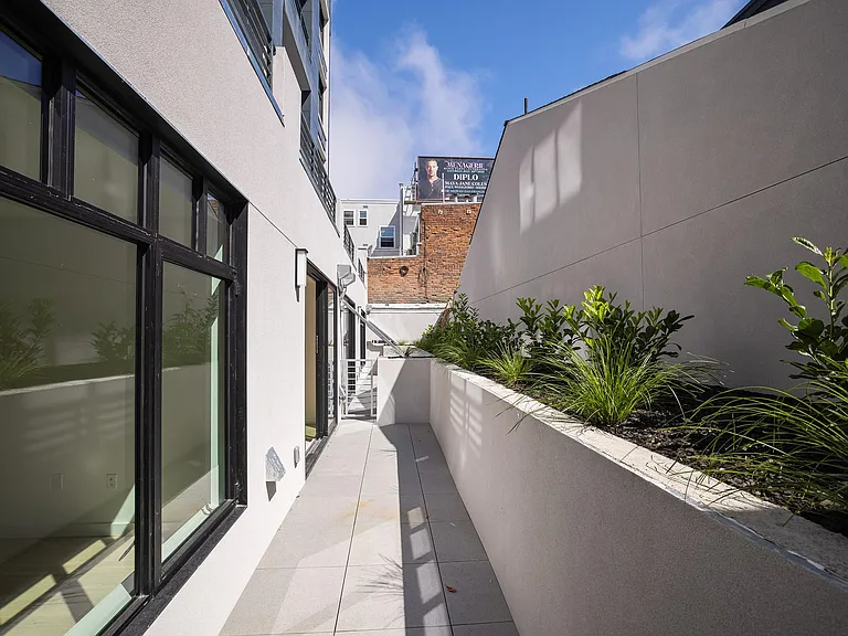 1335 Larkin St #203 — Photo 13