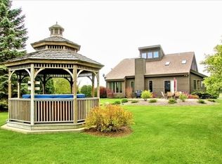 5712 Wilmot Rd, Johnsburg, IL 60051