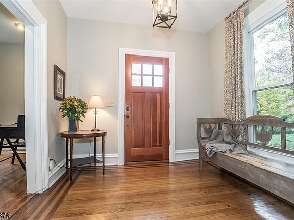 3rd image of 109 Glen Ave
