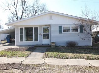 121 E Pine St, Olney, IL 62450