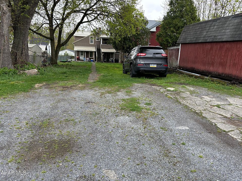 2nd image of 409-411 W 1st St