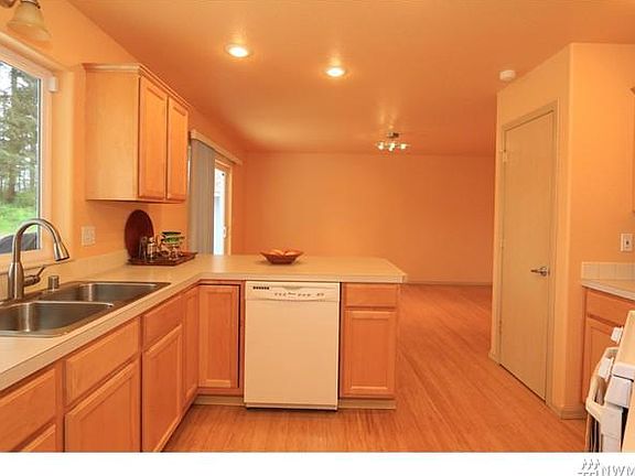 5th image of 5047 Beverly Dr NE