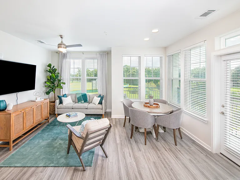 Overture Daniel Island 55+ Active Adult Apartment Homes — Photo 10