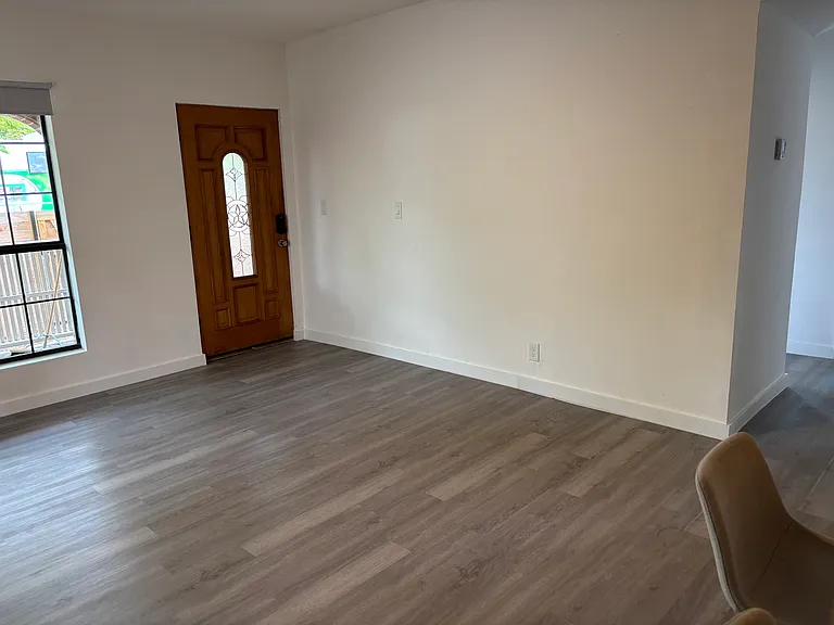1313 Holly St — Photo 4