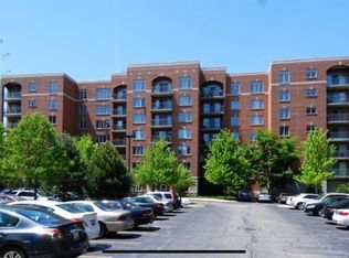 430 Western Ave #512, Des Plaines, IL 60016