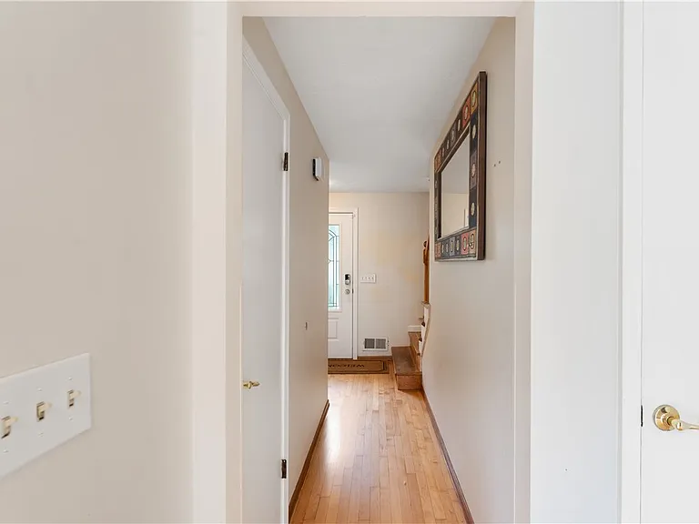 20 Paddington Dr — Photo 37