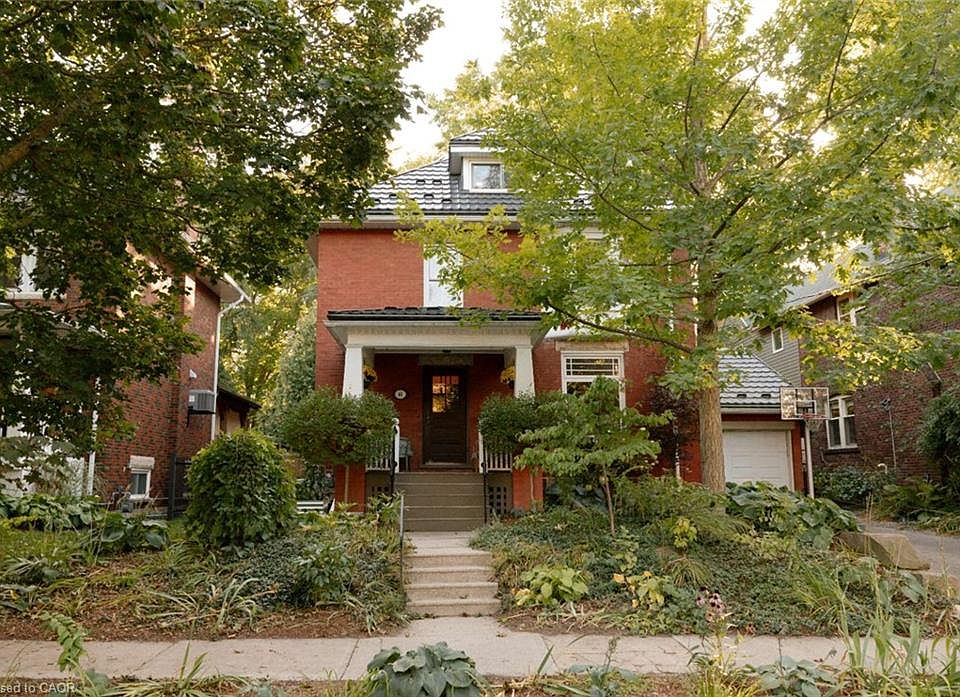 1st image of 40 Lyon Ave