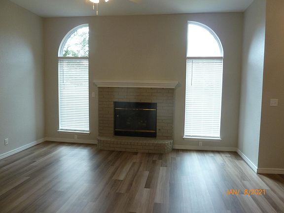 3rd image of 2508 E Oakland St