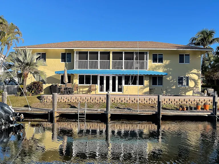 1110 Bel Air Dr — Photo 1