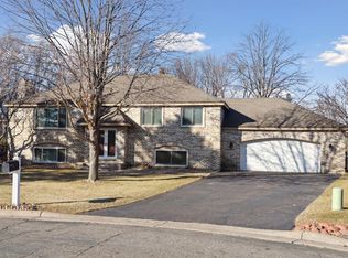 204 Stevens Ct, Burnsville, MN 55306