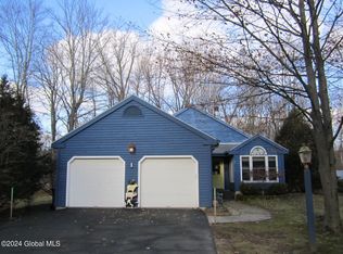 1 Arbor Ln, Clifton Park, NY 12065