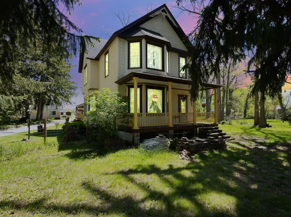 1205 S Main St, Kouts, IN 46347