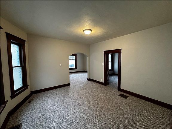 2nd image of 2619 Sacramento St