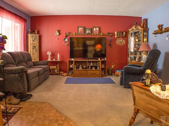 3rd image of 805 11th Ave W