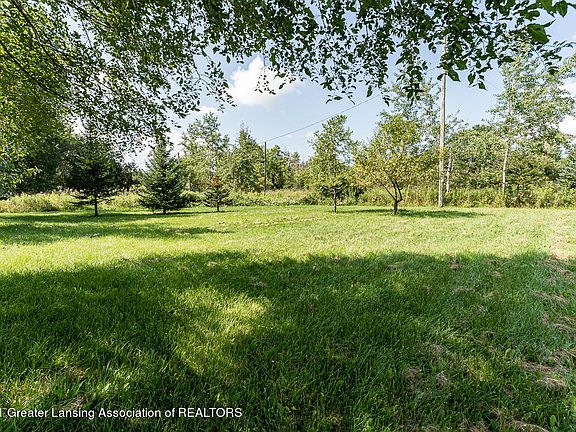 2nd image of 3902 S 72nd Ave