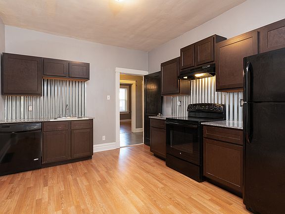 5th image of 3411 Wyoming St